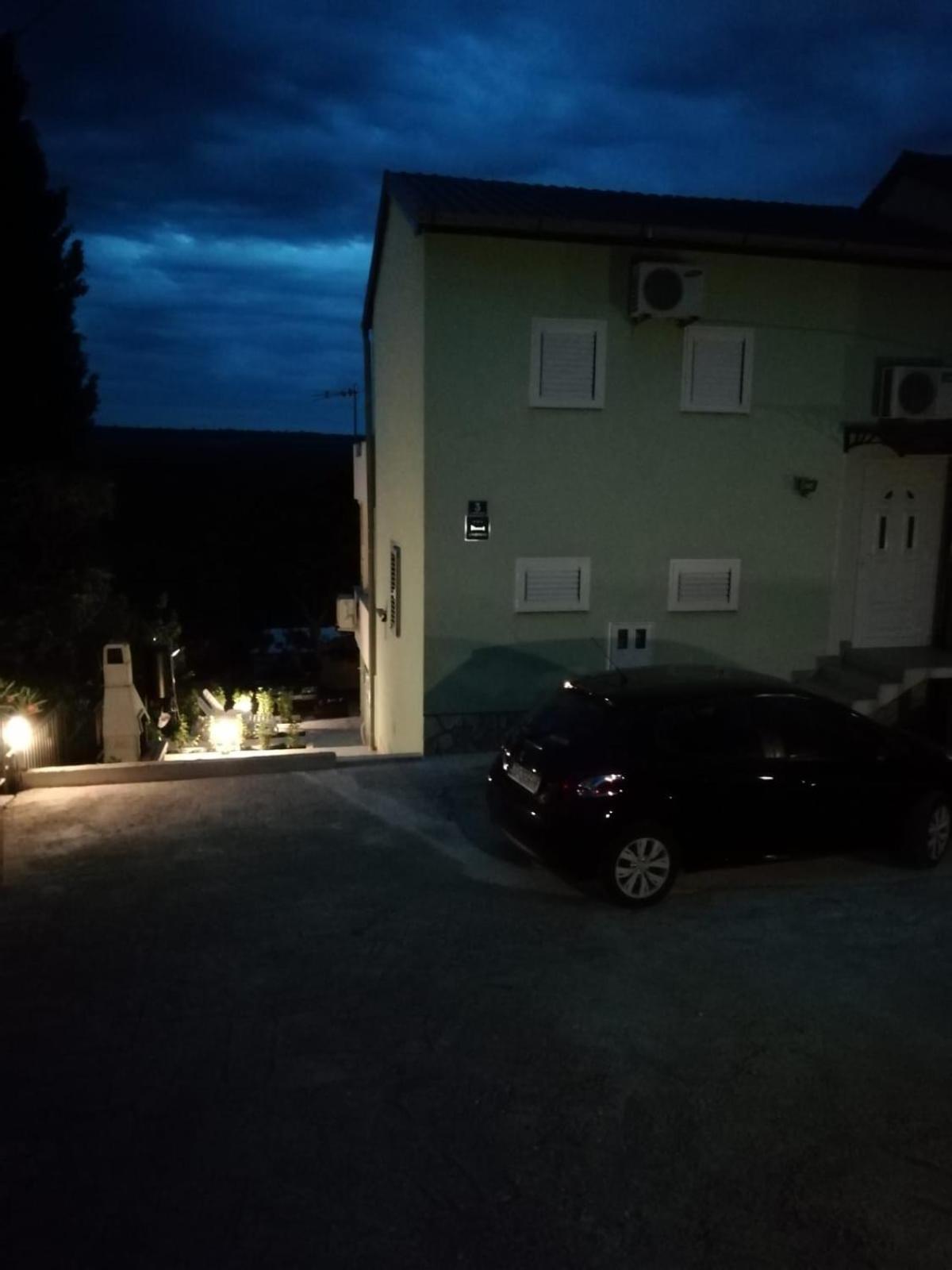 Apartmani Ana - Meka Draga オブロヴァツ エクステリア 写真