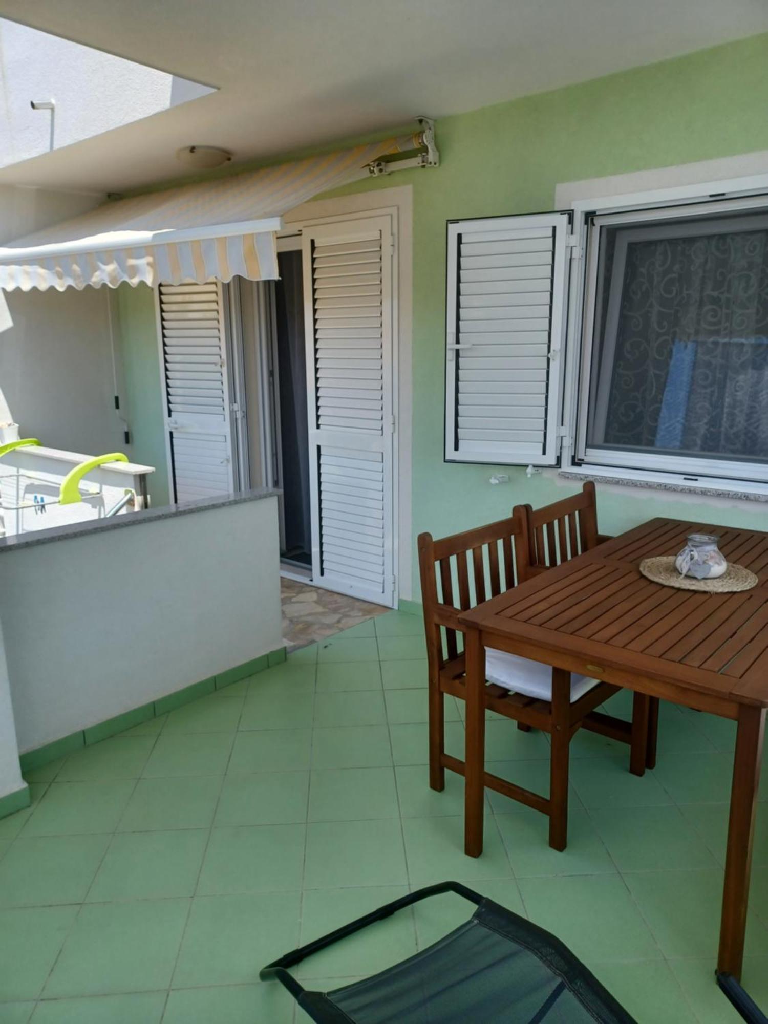 Apartmani Ana - Meka Draga オブロヴァツ エクステリア 写真